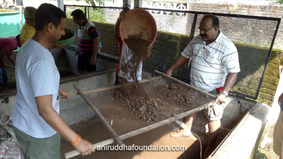Aniruddha Foundation - Vermiculture-Oct 15, 2017