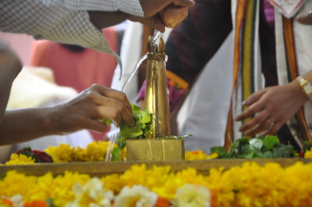 AniruddhaFoundation-Mahashivratri Shri Aniruddha Gurukshetram-Bel leaves and Jal offered on Trivikram